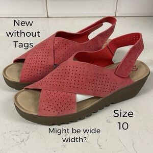 Skechers Womens Petite Parallel-Plot Square Perf Peep Toe Slingback Wedge Sandal